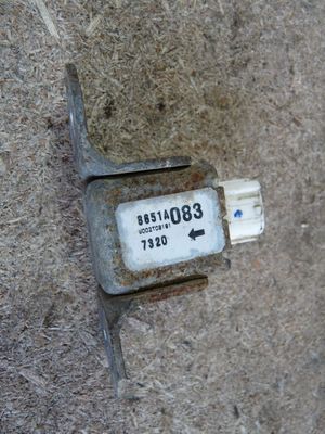 MITSUBISHI L200 2.5 DiD  Airbag Sensor links 8651A083