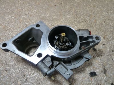Ford Transit 2.2 TDCi Unterdruckpumpe XS7Q2A451BJ / XS7Q-2A451-BJ ORIGINAL gebraucht - Vakuumpumpe