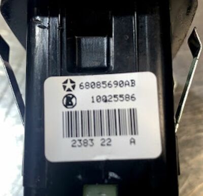 Orig Jeep Grand Cherokee 4 WK2 Fensterheber Schalter hinten R oder L 68085690AB