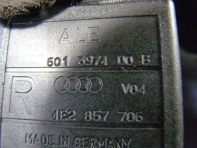 Audi A8 3.0 TDI V6 Quattro Sicherheitsgurt vorne rechts mit Stellmotor 4E2857706
