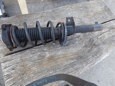 Audi A3 8P  Bj.:2008 Federbein Vorne Rechts oder Links 1K0413031AT