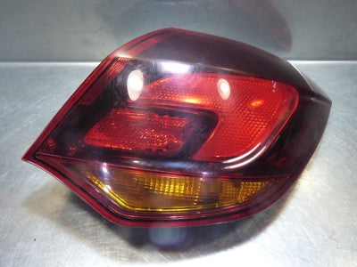 Opel Astra J 1.7 CDTI ORIGINAL gebraucht - Rückleuchte rechts 13306460