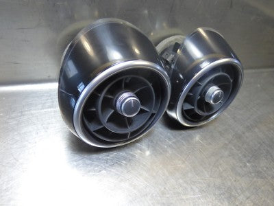 Audi A1 8X 1 stück Original  Luftdüse Luftdusche Luftausströmer MITTE 8X2820951
