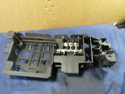 Audi A8 3.0 TDI V6 Quattro Relaisträger 4E0971845 / 4E0 971 845 ORIGINAL gebraucht - Hauptsicherung