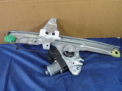 Peugeot 308 S Bj:2011 Fensterheber Motor vorne rechts 0130822369 / 0 130 822 369
