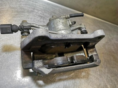 AUDI Q2 Orig. Bremssättel Vorne Rechts TRW 5714B 6799/F ! 1150 km ORIGINAL gebraucht - NEUWERTIG