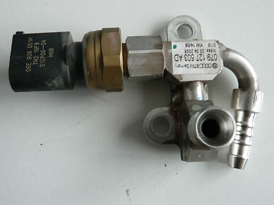 Audi R8 4.2 V8 BYH 420PS Kraftstoffverteiler Fuel Rail ORIGINAL gebraucht - 079127503AD