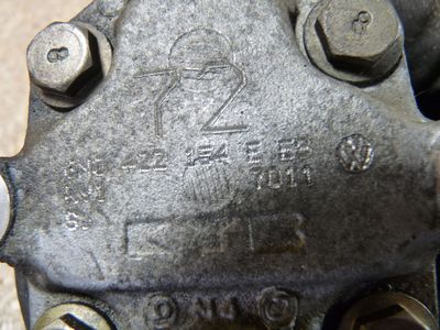 VW POLO 6N2 SERVOPUMPE  6N0422154E  / 6N0 422 154 E