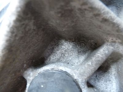 VW PASSAT 3C hinten rechts (Limusine) 3C0505436F ORIGINAL gebraucht - Achsschenkel
