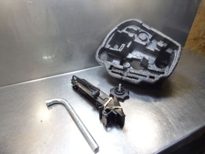 VW Fox 1.2 6V 1J0012115 / 1J0 012 115 / 5Z0011031J / 5Z0 011 031 J ORIGINAL gebraucht - Bordwerkzeug