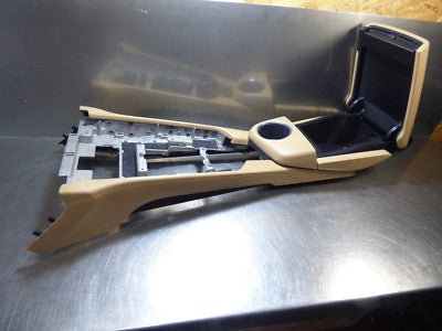 Porsche PANAMERA 970 Armlehne Mittelkonsole Getraenkehalter in Beige 97055311101