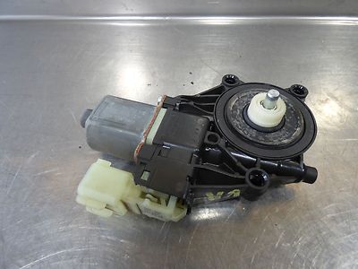Ford Fiesta 1.0 Bj:2015 Fensterhebermotor vorne rechts 0130822619