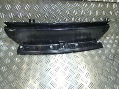 Mercedes W204 C Klasse Limo Laderaumkante Ladekante Verkleidung A2046900825
