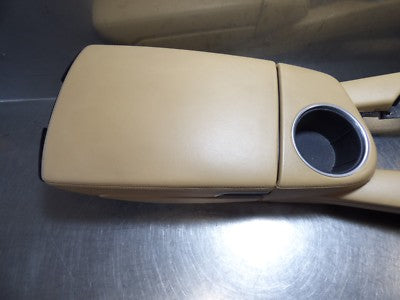 Porsche PANAMERA 970 Armlehne Mittelkonsole Getraenkehalter in Beige 97055311101