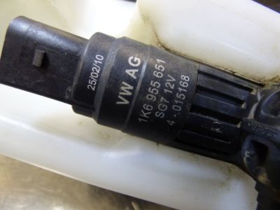 VW Fox 1.2 6V Waschwasserbehälter mit Pumpe N/P / 6Q0 955 453 N/P ORIGINAL gebraucht - 6Q0955453