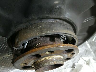 Original Mercedes W204 C Klasse Achsschenkel hinten Rechts mit handbremse