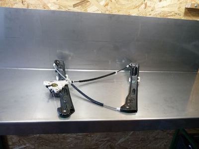 BMW 1er E87  Fensterheber vorne rechts 7067796S / 7 0677 96 S