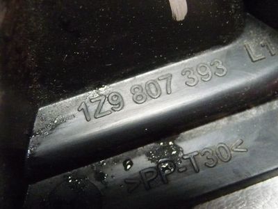 Skoda Octavia II 2.0 TDI Stoßstangenhalter hinten links / 1Z9 807 393 ORIGINAL gebraucht - 1Z9807393