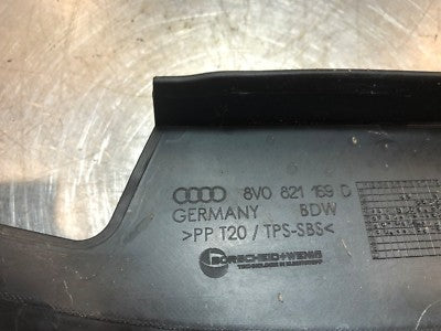 Audi A3 8V 2017 2.0 TDI Motorhaube Dichtung vorne links 8V0821169D gebraucht - Original