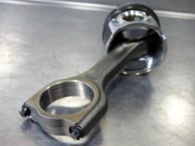 Kolben mit Pleuel Citroen Peugeot 1.6 HDi Ford 1.6 TDCI Fiat Scudo1.6 D 9H01