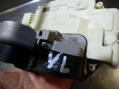 AUDI Q3 8U Türschloss Vorne Links Türverriegelung RHD Rechlenker 8J2837015A