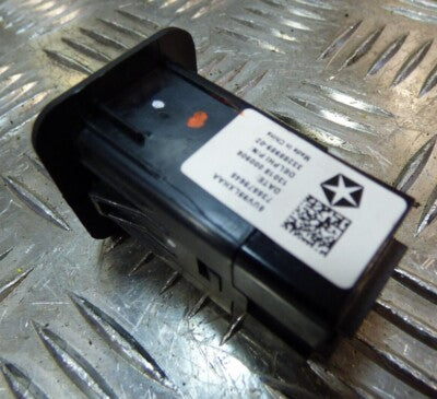 JEEP COMPASS II 2021 USB Port USB Ladeanschluss 5UV99LXHAA ORIGINAL gebraucht - Charging