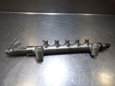 Opel Astra J 1.6 CDTI ORIGINAL gebraucht - Verteilerrohr 55570022 mit Kraftstoffdrucksonde 55571602