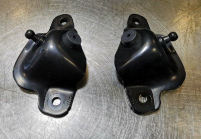 AUDI Q2 Orig. Halter Heckklappe 81A827605A 81A827606A L + R ORIGINAL gebraucht - Tragkonsole