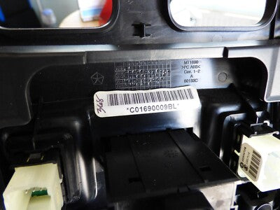 Jeep Grand Cherokee WK2 Mittel verkleidung hinten mit USB Media Hub ORIGINAL gebraucht - 68145567AA