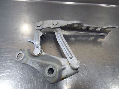 Skoda Superb 1.9 TDI Scharnier Motorhaube rechts 3T0823302B / 3T0 823 302 B