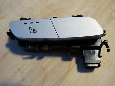 Mercedes C Klasse W205 v. rechts Schalterblock für Sitzheizung A2059050404 7N49