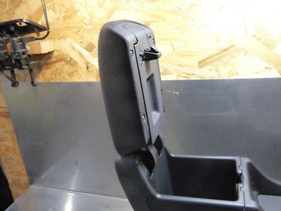 Opel Astra J 1.7 CDTI ORIGINAL gebraucht -  Mittelkonsole Armlehne 13317404T | 13317404 T