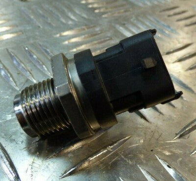 Jeep Renegade 1.6 D MultiJet Kraftstoffdruck Sensor Drucksensor 0281006752