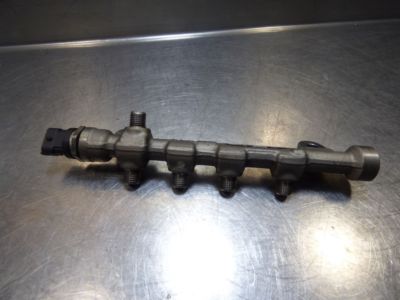 Opel Insignia  2.0 CDTI Einspritzleiste mit Drucksensor  55576177 / 0 281 006158