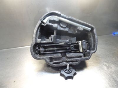 VW Fox 1.2 6V 1J0012115 / 1J0 012 115 / 5Z0011031J / 5Z0 011 031 J ORIGINAL gebraucht - Bordwerkzeug
