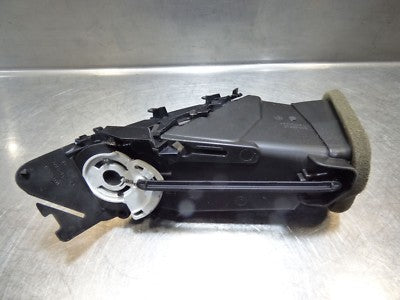 Opel Astra J 1.7 CDTI ORIGINAL gebraucht - Lüftungsdüse vorne mitte links ORIGINAL gebraucht - 13300560