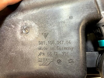 Porsche 981 S GTS Flüssigkeitsbehälter Ausgleichsbehälter Kühlmittel 98110604704
