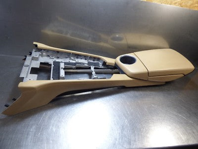 Porsche PANAMERA 970 Armlehne Mittelkonsole Getraenkehalter in Beige 97055311101