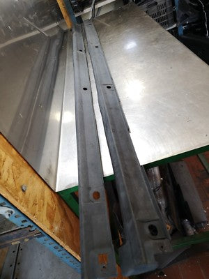 Audi Q2 GA Orig Unterholmverkeidung Unterfahrschutz Schwelle 81A853889 81A853890
