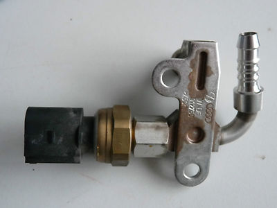 Audi R8 4.2 V8 BYH 420PS Kraftstoffverteiler Fuel Rail ORIGINAL gebraucht - 079127503AD