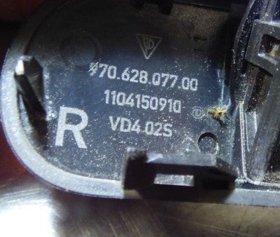 Porsche PANAMERA 970 Scheibenwaschdüse  Waschwasserdüse Düse rechts 97062807700