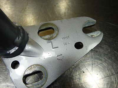 Audi A4 8K2 B8 Scharnier Klappenscharnier links 8K5827301AB ORIGINAL gebraucht - Heckklappe