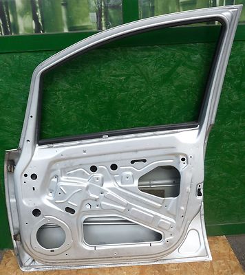 Opel Zafira B Tür Vorne Rechts silber metalik 1A zustand ohne Delle