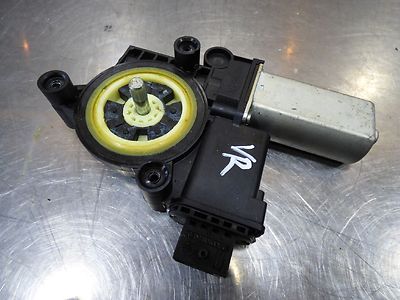 Opel Corsa D Bj.:2012 Fensterhebermotor vorne rechts 1060281
