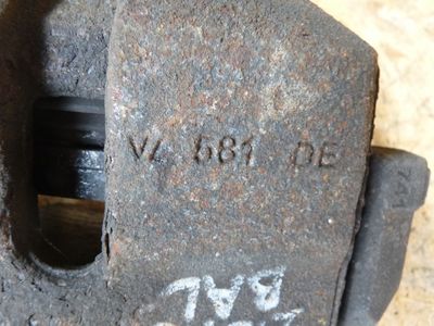 VW PASSAT 3C Bremssattel vorne rechts 581DE