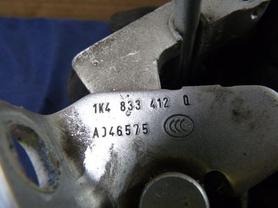 VW GOLF 5 1.9 TDI BXE Türscharnier hinten rechts / 1K4 833 412 Q ORIGINAL gebraucht - 1K4833412Q