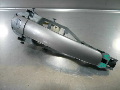 SKODA FABIA MK2 DRIVER SIDE FRONT DOOR HANDLE & BRACKET IN SILVER ORIGINAL gebraucht - 1K0837886A