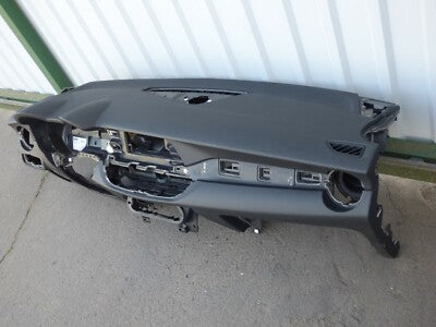 Alfa Romeo Stelvio Q4 2021 mit eingebauter Beifahrerairbag ORIGINAL gebraucht - Armaturenbrett