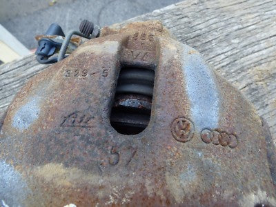 AUDI A4 8EC B7 2.0 TDI Bremsschattel vorne Links ATE  2008