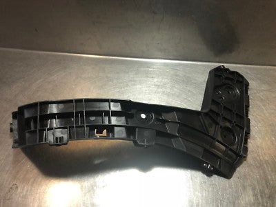 AUDI Q2 Orig. Halter Führungsprofil hinten rechts Stoßstange ORIGINAL gebraucht - 81A807254